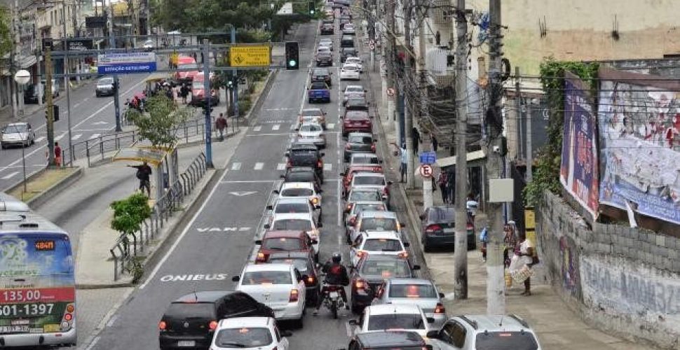 Cerca de 26 mil carros circulam diariamente pela Alameda de São Boaventura. Foto: Emusa/Divulgação