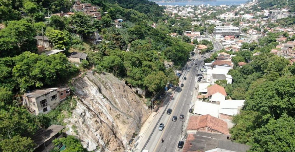 Prefeitura investe em obras de contenção de encostas. Foto: Leonardo Simplício