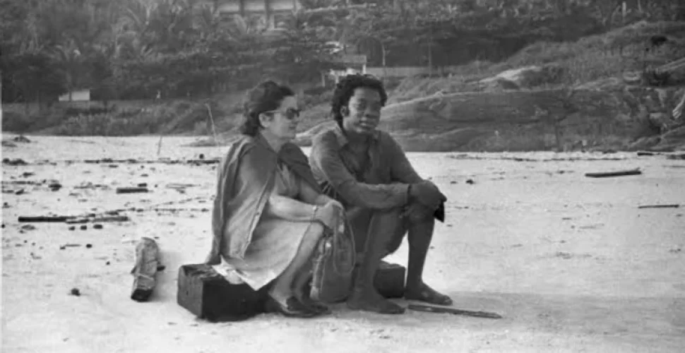 Milton Nascimento com a mãe em Piratininga, em 1972. Foto reprodução