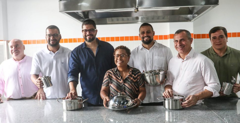 Secretario Executivo Felipe Peixoto visita escola de gastronomia do Fonseca-20