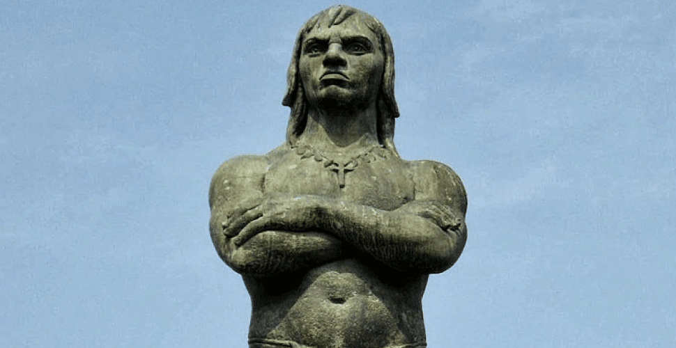 Estátua do Araribóia, no centro de Niterói. Foto: leitor