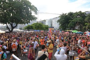 bloco na praia de icaraí