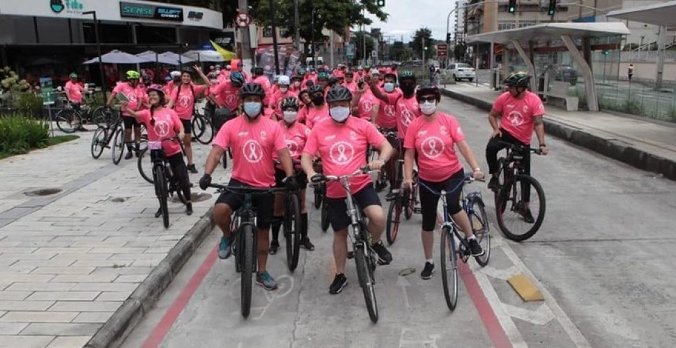 Passeio ciclístico de Niterói a Maricá encerra Outubro Rosa neste domingo