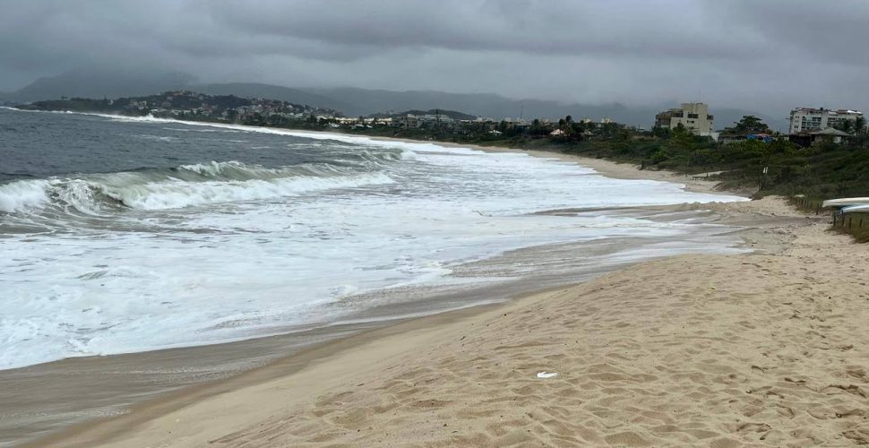 praia de camboinhas em 30 de junho 2024