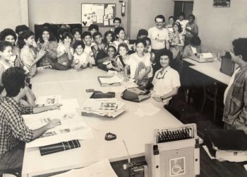 Alunos de Niterói visitam a antiga Redação do jornal O Fluminense, na década de 1980