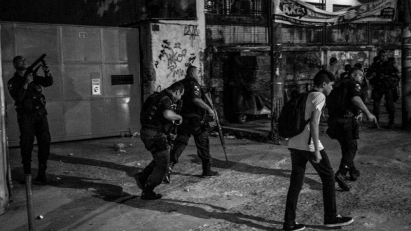 Polícias do Estado vêm desrespeitando proibição de operações na pandemia, afirma pesquisadora. Foto: Pedro Prado.
