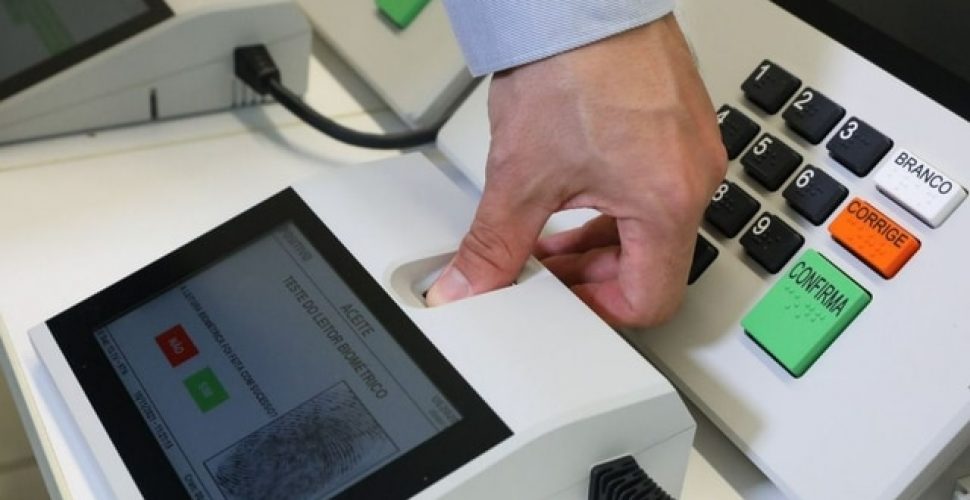 urna eletrônica com biometria
